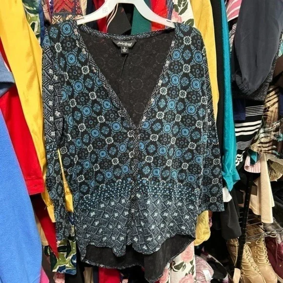 LUCKY BRAND Blue Floral Print V-Neck Button Front Top Size Small - "Linnie" - Picture 4 of 12
